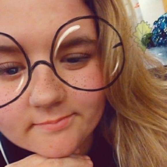 Meet your Posher, Roz - Picture 1 of 1